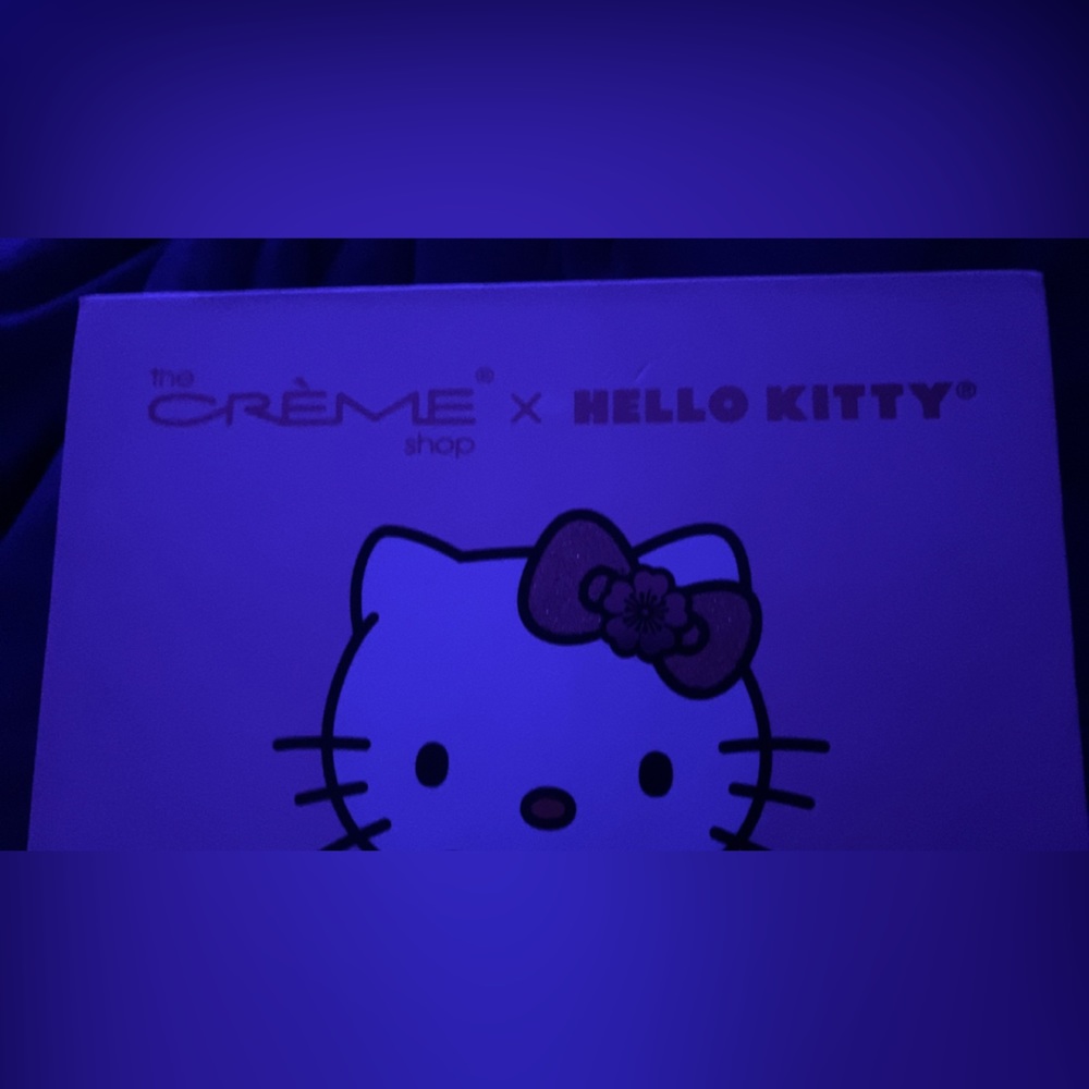 hello kitty x crème cherry blossom bath set
